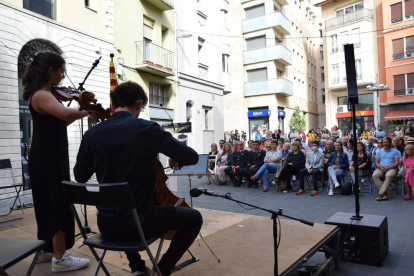 Bellpuig. Vecinos de todas las edades quisieron formar parte de los actos festivos en Bellpuig con motivo de la Diada.