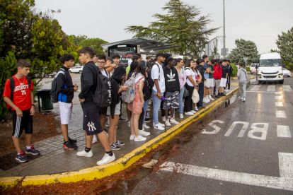 Molts alumnes es van quedar sense poder pujar a l'autobús