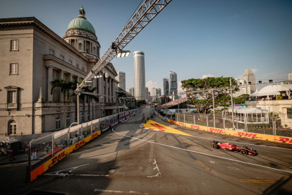 Carlos Sainz logra la pole en Singapur