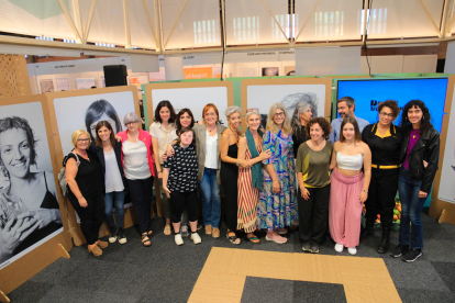 Foto de grup d’algunes de les impulsores del projecte i algunes de les participants, entre elles la subdirectora de SEGRE Anna Gómez (a l’esquerra).