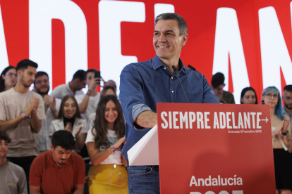 El líder del PSOE, Pedro Sánchez, ahir durant el míting que va fer a Granada.