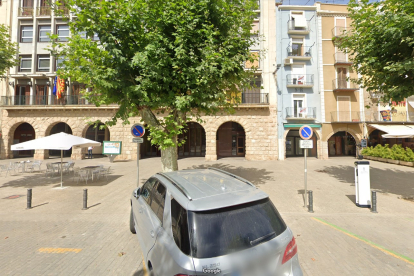 L’edifici en el qual s’ubicarà l’OAC de Balaguer.