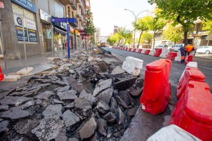 L'avinguda Prat de la Riba, damunt davall una altra vegada per obres