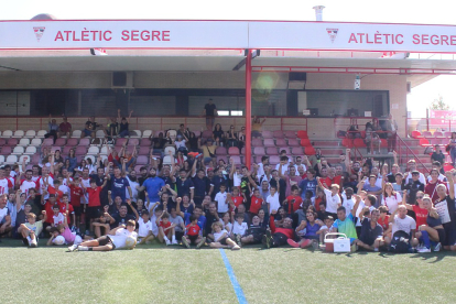 Tots els participants en la festa esportiva, després de la jornada.