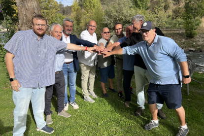 Representants de les entitats que demanen un pla de gestió eficaç del cormorà.