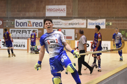 Nicolás Ojeda celebra un gol en el primer partit de Lliga, que el Llista va guanyar contra l’Alcoi.