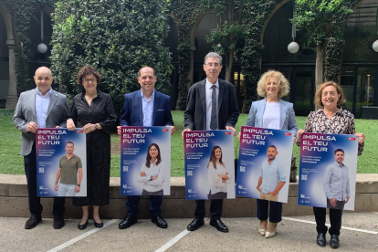 Coma, Martín, Fraile, Puy, Chia i González, durant la presentació d’ahir del conveni.