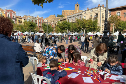 La plaça Mercadal va acollir ahir la Fira d’Entitats 2023.