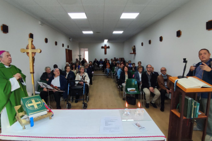 Eucaristia diumenge passat a la capella d’Almenar.