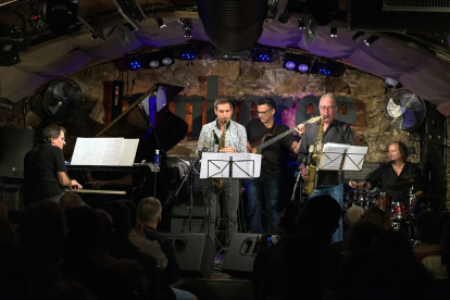 Afro Blue, amb el bateria de Guissona Ricard Grau, en un concert a la sala Jamboree de Barcelona.