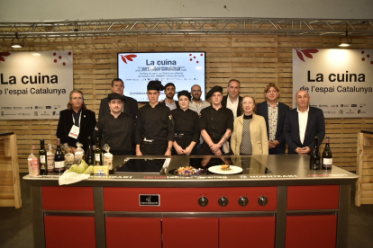 Alumnes de l’Escola d’Hoteleria i Turisme de Lleida van oferir ahir un showcooking a Barcelona.