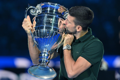 Djokovic acaba com a número u de l'any