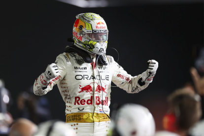 Max Verstappen celebra la victòria al GP de Las Vegas.