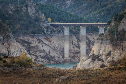 La Llosa del Cavall, al riu Cardener, emmagatzema 15,2 hm3 i està al 19 per cent de capacitat.