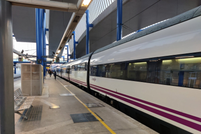 Renfe va enganxar l’Avant anul·lat de les 7.05 al de les 8.00 per transportar els afectats.