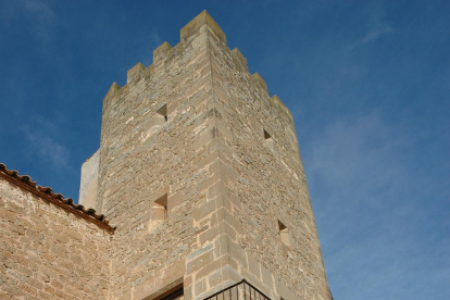florejacs. El castell de Florejacs a la Segarra, situat a uns 10 quilòmetres de Guissona.