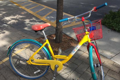 transport. Les bicicletes del campus de Google que hom pot agafar i utilitzar sempre que vulgui.