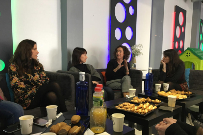 REUNIÓ. Un moment de la reunió de famílies FiV que va tenir lloc a Lleida