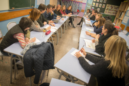 compromís. La cooperativa de consum Lo Fato de Lleida permet als socis comprar aliments de proximitat i ecològics a bon preu.