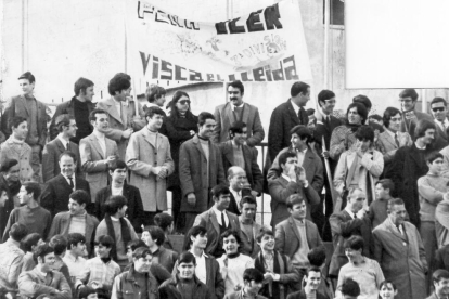 futbol. Una excursió dels col·legials a veure un partit del Lleida a Santa Coloma de Gramenet.