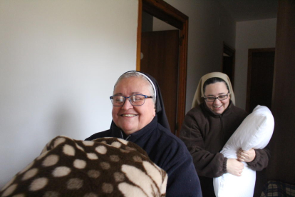 somriure. Sor Maria Trinitat i Pilar sempre t’acullen amb un somriure contagiós, que fa caliu.