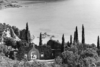 en construcció. El castell de Cap Roig es va començar a construir a principis dels anys 30 del segle XX. 
