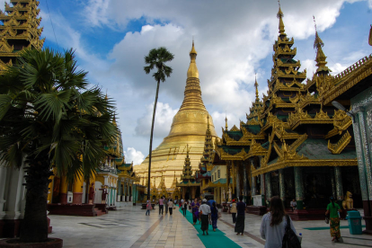 LLOC SAGRAT. La pagoda Shwedagon és un dels llocs de peregrinació més sagrats del budisme arreu del món