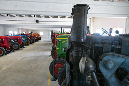 Els tractors de la mostra han estat restaurats i mostren el pas del temps al món agrícola