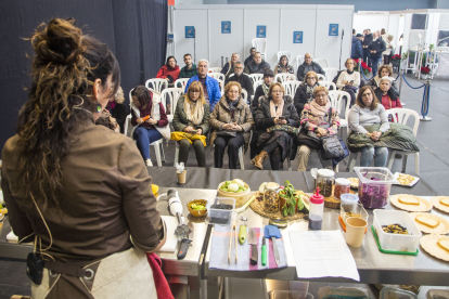 Taller de plats saludables per a les festes amb la dietista Elena Vidal i la cuinera Marian Romero.