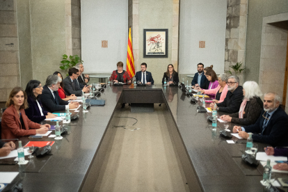 Aragonès va presidir la cimera amb tots els partits menys Vox.