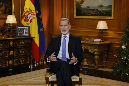 El rei va pronunciar el tradicional discurs nadalenc des de la sala d’audiències del palau de la Zarzuela.