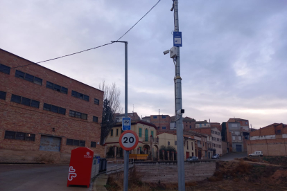 Una de les càmeres instal·lades en un dels accessos a Bovera.