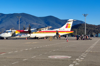 Vuitanta viatgers en els vols entre la Seu d'Urgell i Palma