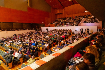 Assistents a la segona jornada d’escoles concertades de Lleida, a l’auditori Enric Granados.