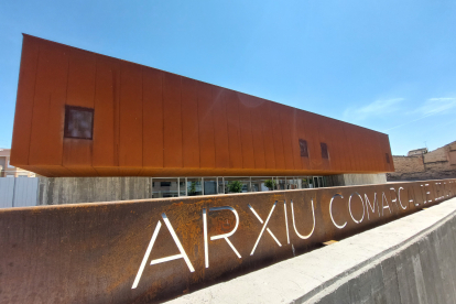 L’arxiu ha costat 2,5 milions i té una capacitat de sis quilòmetres lineals de documents.