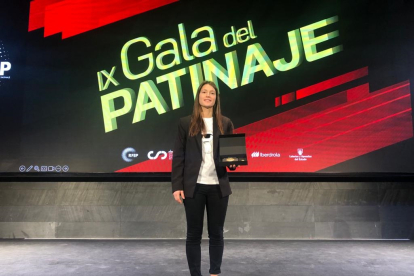 Victòria Porta, amb el premi que va rebre ahir a Madrid.