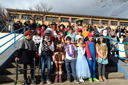 Desenes de nens i nenes van participar ahir en la XL Marató de l’Ou al barri de Cappont.