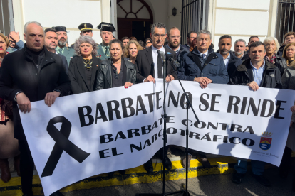 Minut de silenci a l’ajuntament de Barbate (Cadis).