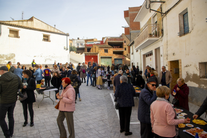 Imatge de l’acte d’inauguració de la tercera fase de les obres al nucli antic d’Alpicat.