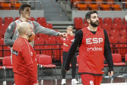 Ricky Rubio, durant l’entrenament de la selecció a Saragossa.