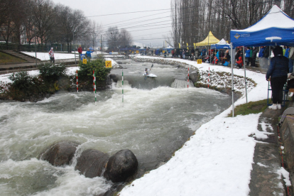 La competició es va disputar al Parc del Segre sota una meteorologia adversa, amb neu i fred.