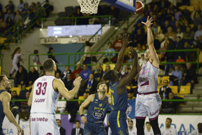 Gerard Encuentra, durant la presentació de l’equip abans de l’inici.