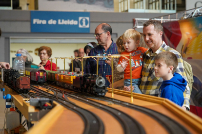 Els més petits, un dels públics més exigents, ahir a la primera jornada d’Expo Tren.