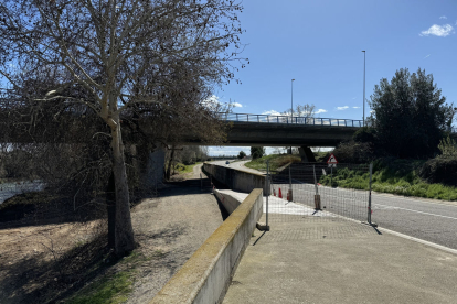 La rampa d’accés a la ribera del Segre a Balaguer.