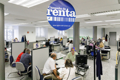 L’última campanya de la Renda en una de les oficines de l’Agència Tributària.