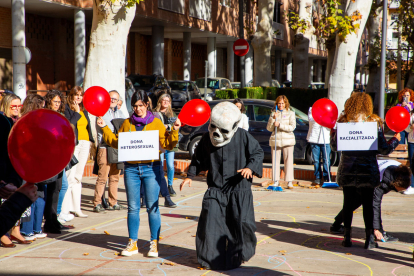 Foto d’arxiu de l’acte contra les violències masclistes i LGTBI-fòbiques a Pardinyes el 25N passat.