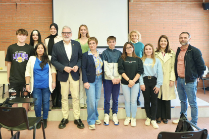 L’alcalde va felicitar els alumnes del Torre Vicens i del Torre Queralt que han desenvolupat els projectes.