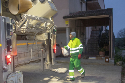 L’inici de la recollida d’escombraries porta a porta a Puigverd d’Agramunt.