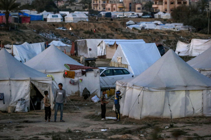 Palestins desplaçats pel conflicte a la ciutat de Khan Yunis.