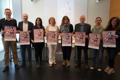 Presentació ahir a la Llotja de Lleida dels actes de celebració del Dia Internacional de la Dansa.